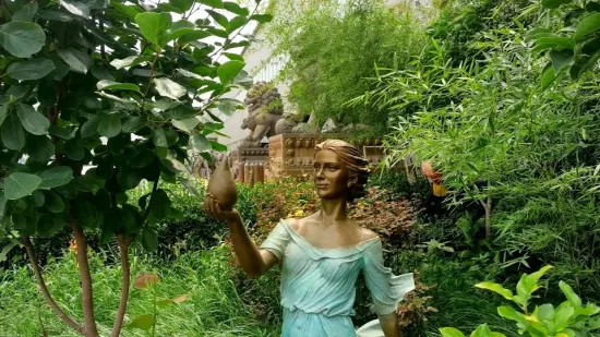 Statuetta di signora scultura statua di ragazza danzante nuda nuda all'aperto in bronzo