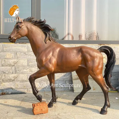 Scultura di animali in resina con statua di cavallo in vetroresina a grandezza naturale per decorazione da parete