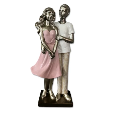 Statua in resina personalizzata con coppia di souvenir di nozze d'amore per regalo di diserbo