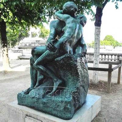 Statue di coppie di innamorati a grandezza naturale per la decorazione del parco