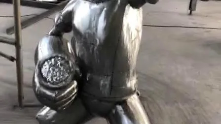 Enormi figure astratte in metallo per esterni Moderne sculture in acciaio inossidabile lucidato Coppia Statua Personalizzata in fabbrica